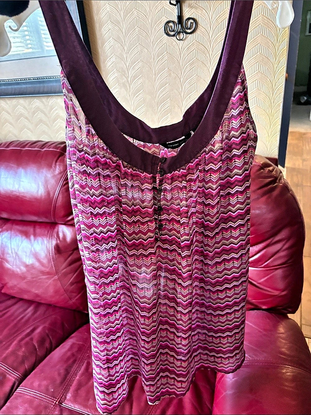 New York & Company Geometric Tank Top in Pink & Purple Size large